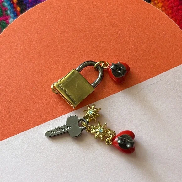 Les Nereides Red Heart lock key Earrings - Picture 2 of 3